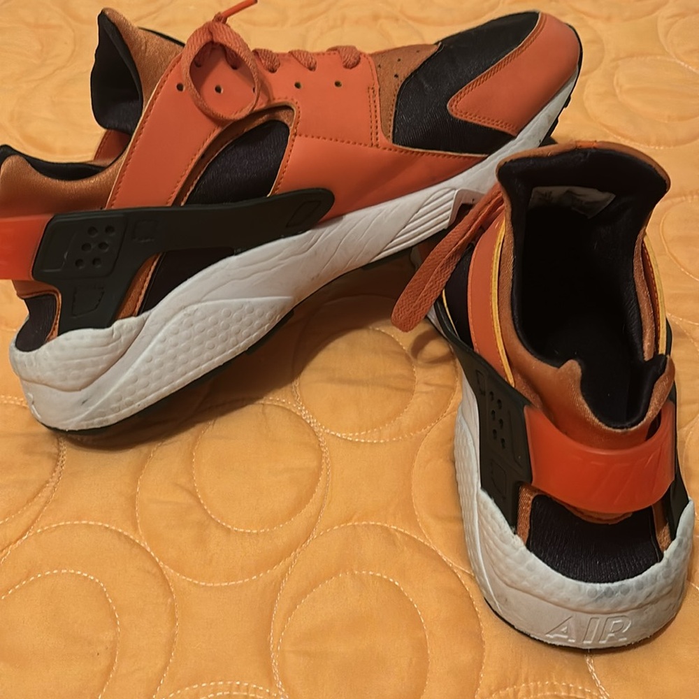 COPY - Gym Shoes - Picture 6 of 6
